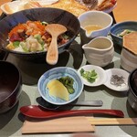 大山鶏と鮮魚 居酒屋 まいか - 