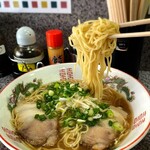 ラーメンひがしや - 麺リフト