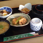 松喜園 - 料理写真:お昼の定食(690円)