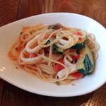 ラ･マンチーナ - ヤリイカ、ズッキーニ、フレッシュトマトのパスタ