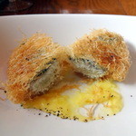 ラ･マンチーナ - 子持ち鮎、ラルドのカダイフ揚げ、トウモロコシソース