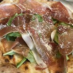 SOLO PIZZA Napoletana da Gennaro - プロシュット エ ルッコラ