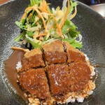 うしくんの加古川かつめし亭 - Ms.かつめし(牛肩ロース130g・ご飯小盛100g・サラダ大盛)