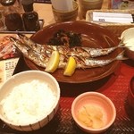 大戸屋 - 日本って素晴らしいよね＼(^o^)／
            秋になったら、こんなに美味しい秋刀魚が食べられるんだからね＼(^o^)／
            オリンピック委員のみんなに、日本の素晴らしさ、わかってほしいなぁ。
            ああ、秋刀魚うまかった^_^
            御馳走様m(__)m