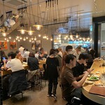 餃子といえば芭莉龍 - 店内