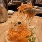 餃子といえば芭莉龍 - やみつき人参のサラダ