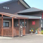 ほおの木茶屋 - 正面玄関　入り口のドアは、入ったらちゃんと閉めてね。閉まりづらい感はある。