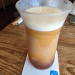 カフェ・ポステン - カフェラテに見えますが…