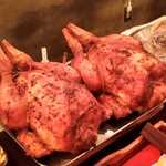 ピッコロジャルディーノ - ピッコロ名物、土曜日限定　丸鶏のロースト