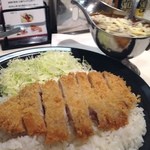 残念ながら12月22日にて閉店しました。手仕込みロースカツ プレミアムカレーソースは絶品でした(^O^)／
          