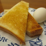 CAROL - トーストとゆで卵付き