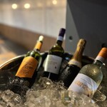 島のイタリアンバル Locavore - グラスワイン800円〜
