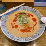 tantammenichiryuu - 『特製　濃厚担々麺』@950円也。温かい方です。廻し掛けのラー油は「普通」と「辛い」のから選べます（オーダー時に聞かれました）