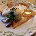 クレープリー・アルション - サツマイモのチーズケーキとメープル風味のジェラート　りんごのソテー添え