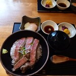 Iroriya - 足柄牛のステーキ丼(ロース）