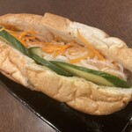 Thuan Viet Food Restaurant - 焼肉バインミー