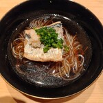 鮨 龍次郎 - 鰊蕎麦ならぬ鰊素麺。鰊の味加減は鰊蕎麦よりは控えめに。確かに下が素麺だとこのぐらい抑えたほがバランス良いですね～。思わずツユまで飲み干してしまいましたと