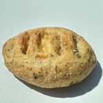 富崎ベーカリー - バジルチーズ　２００円　(2023/09)