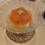 鮨 龍次郎 - 下は長芋豆腐。その上に叩いた甘エビ。甘エビは昆布締めにしてあります。で仕上げに出汁ジュレ。寿司屋のツマミでこんなに手の込んだ品が出ようとは!!