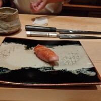 鮨 龍次郎 - ビックリするぐらい旨い大トロ。あかん、こんなの食うと大トロが好きになってしまうやんか!　違う意味で駄目だろ（笑）