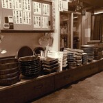 創作居酒家 NoBuSHo - 店内(カウンター側から)