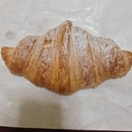 パティスリー・パリセヴェイユ - クロワッサン・オ・ゾランジュ（230円）