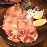 炭火焼肉中込精肉店 - 塩タン　1250円