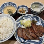 青葉 - カルビ定食　美味しそうですねー