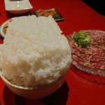 Kyou Yakiniku Hiyori - 大盛ご飯は、前回よりも増えてました