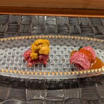 肉割烹 五平 - カタサンカクのユッケと刺身