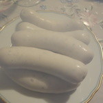 メツゲライ・トキワ - 温めたてで湯気モウモウのヴァイスブルスト（絶品です！！！）