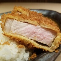 豚料理 酔狂割烹 伊達 - とんかつ断面❗　ミニスパイスカツカレー 1,200円税抜　ミニカツカレーも注文できる(600円)