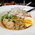四川厨房 随苑 - 海鮮冷麺セット800円（ランチは、鶏唐揚げ３個、炒飯ほか食べ放題）