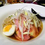 四川厨房 随苑 - 海鮮冷麺セット800円（ランチは、鶏唐揚げ３個、炒飯ほか食べ放題）