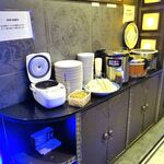 四川厨房 随苑 - 鶏唐揚げ＆水餃子（１人３個）ほか、セルフコーナーの料理は食べ放題！