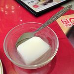 四川厨房 随苑 - 海鮮冷麺セット800円（ランチは、鶏唐揚げ３個、炒飯ほか食べ放題）