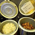 四川厨房 随苑 - 鶏唐揚げ＆水餃子（１人３個）ほか、セルフコーナーの料理は食べ放題！