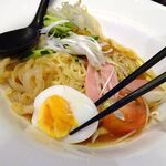 四川厨房 随苑 - 海鮮冷麺セット800円（ランチは、鶏唐揚げ３個、炒飯ほか食べ放題）