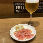 IMADEYA - ちょい飲みセット 1000円。