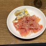 IMADEYA - ちょい飲みセット 1000円。