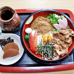 富川 - 料理写真:吹き寄せうどん