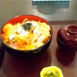 季節料理 うどん 喜多梅 - カツ丼（1000円）大盛り（100円）