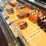 Takeuchi Kashiho Bunkyo Ten - 无花果大福和麝香葡萄大福都已售罄。想要确保购买，建议上午前来。