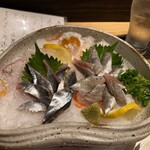 創作和食 厨 - 秋刀魚と鰯のお造り。2大大好物。鰯は北海道産らしいです。青魚の良いとこだけという贅沢な味わいでした。