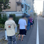 ヌードル＆スパイスカレー 今日の1番 - 日曜日(9/10)開店前05:58で16人待ち