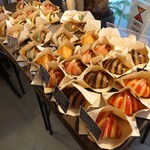 GRILL EIGHT - 다채로운 크로와상들