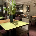 モノリス - 奥の席。前回もここだった気かする