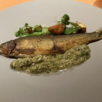 モノリス - 鮎のコンフィ、ラヴィゴットソース