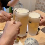 八百屋ひとみ デリカ&キッチン - キンキンに冷えたビールで、乾杯！