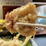 手打ちうどん 飩兵衛 - 炙りチーズとり天、にゅ～～ん！